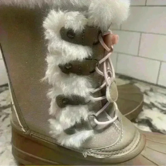 LONDON FOG Girls Enfield Warm Boot tan/pink SZ 4 NWOT - Picture 7 of 11